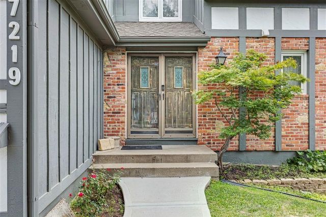 7219 MASTIN Street, Merriam, KS 66203