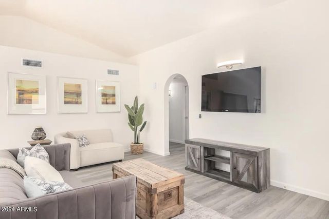 8759 W Grovers Avenue, Peoria, AZ 85382