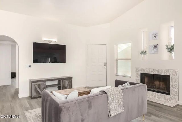8759 W Grovers Avenue, Peoria, AZ 85382