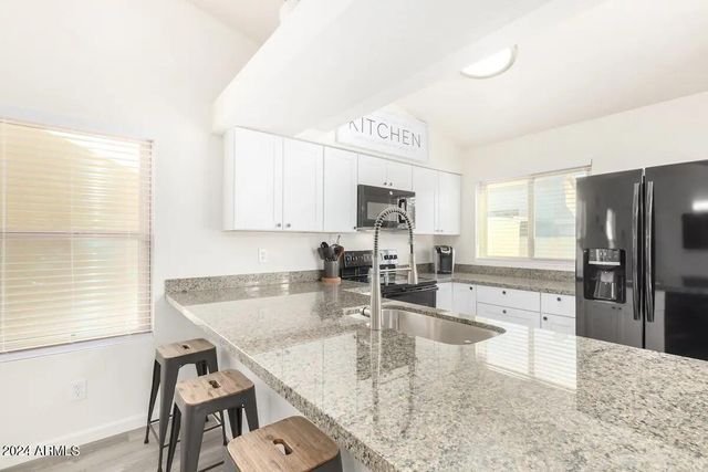 8759 W Grovers Avenue, Peoria, AZ 85382
