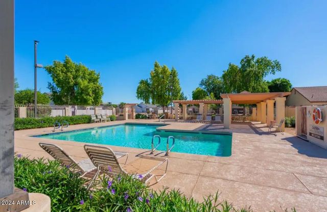 8759 W Grovers Avenue, Peoria, AZ 85382