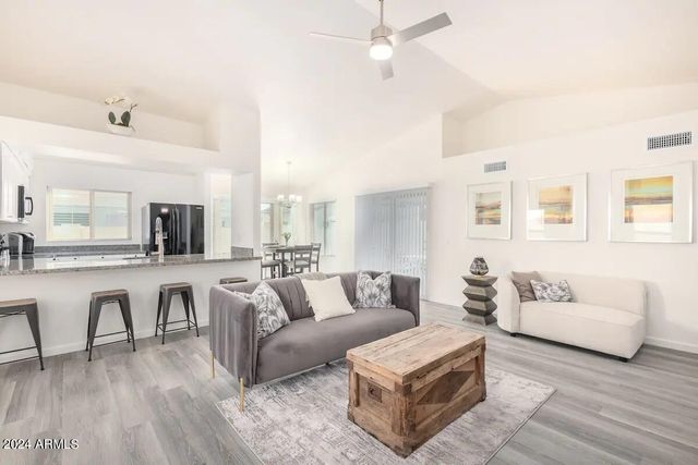 8759 W Grovers Avenue, Peoria, AZ 85382