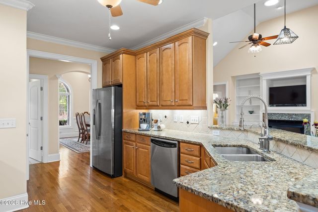 2607 St James Drive SE, Southport, NC 28461