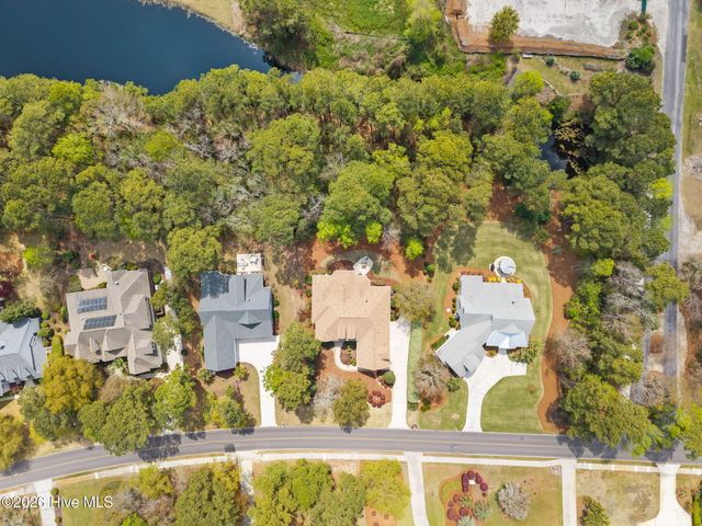 2607 St James Drive SE, Southport, NC 28461