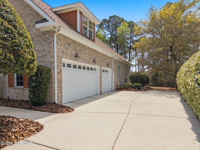 2607 St James Drive SE, Southport, NC 28461