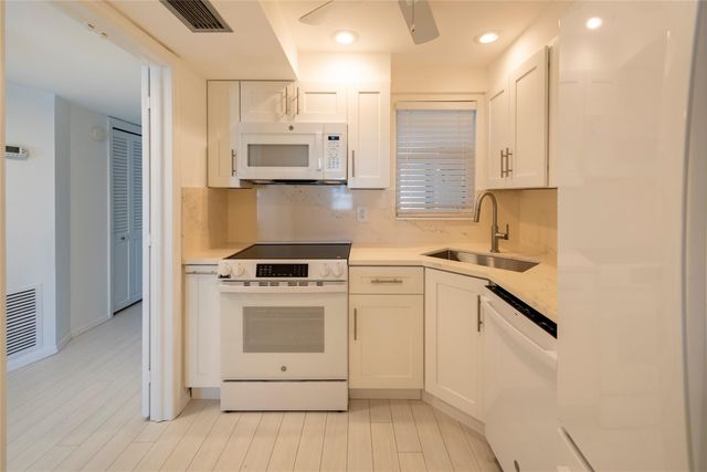 3101 NE 47th Court 504, Fort Lauderdale, FL 33308