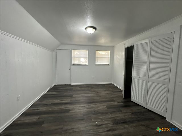 882 Buerger Lane, Seguin, TX 78155