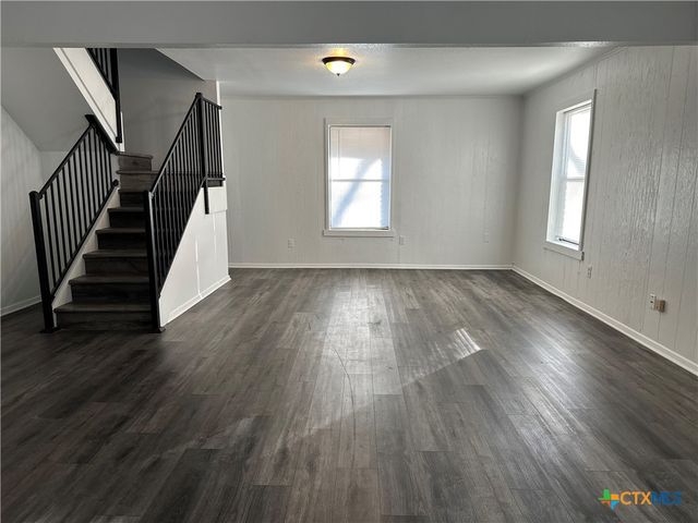 882 Buerger Lane, Seguin, TX 78155