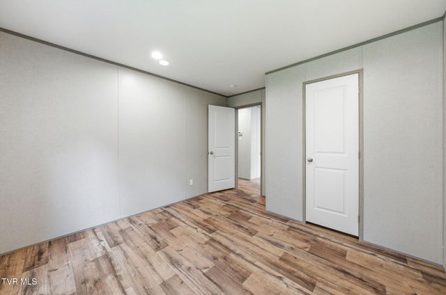 445 Bay Hill Drive, Piney Flats, TN 37686