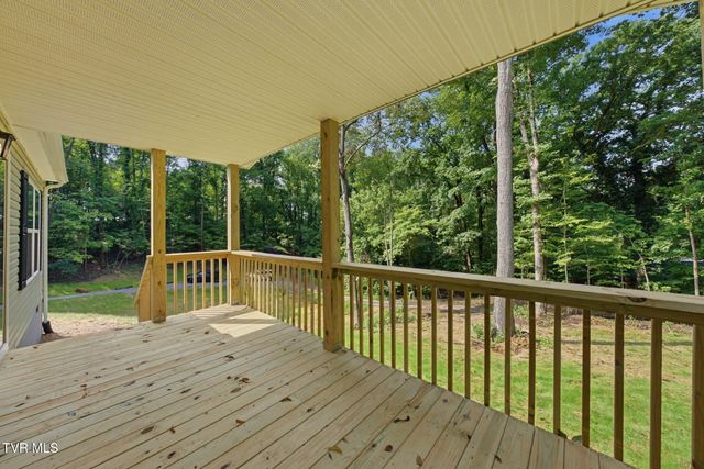 445 Bay Hill Drive, Piney Flats, TN 37686