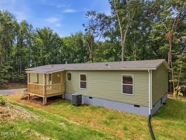 445 Bay Hill Drive, Piney Flats, TN 37686