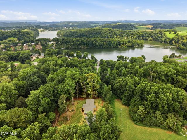 445 Bay Hill Drive, Piney Flats, TN 37686