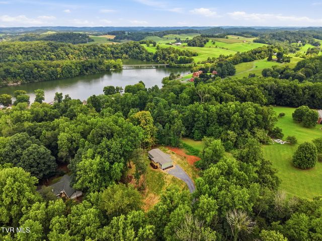 445 Bay Hill Drive, Piney Flats, TN 37686