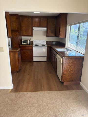 128 W Seaview Dr, Benicia, CA 94510