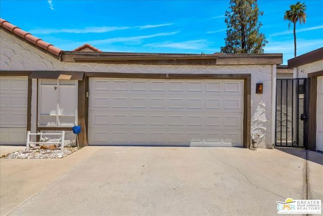 2277 S Gene Autry Trail E, Palm Springs, CA 92264