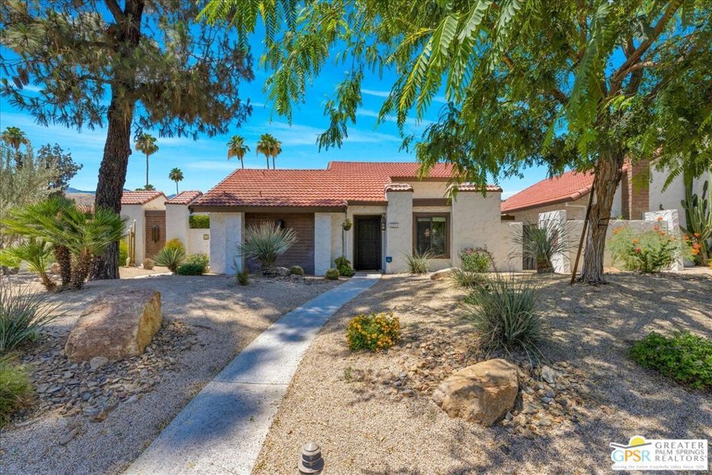 Image 1 of property listing at 2277 S Gene Autry Trail E, Palm Springs, CA 92264