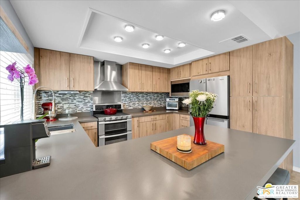 Image 10 of property listing at 2277 S Gene Autry Trail E, Palm Springs, CA 92264