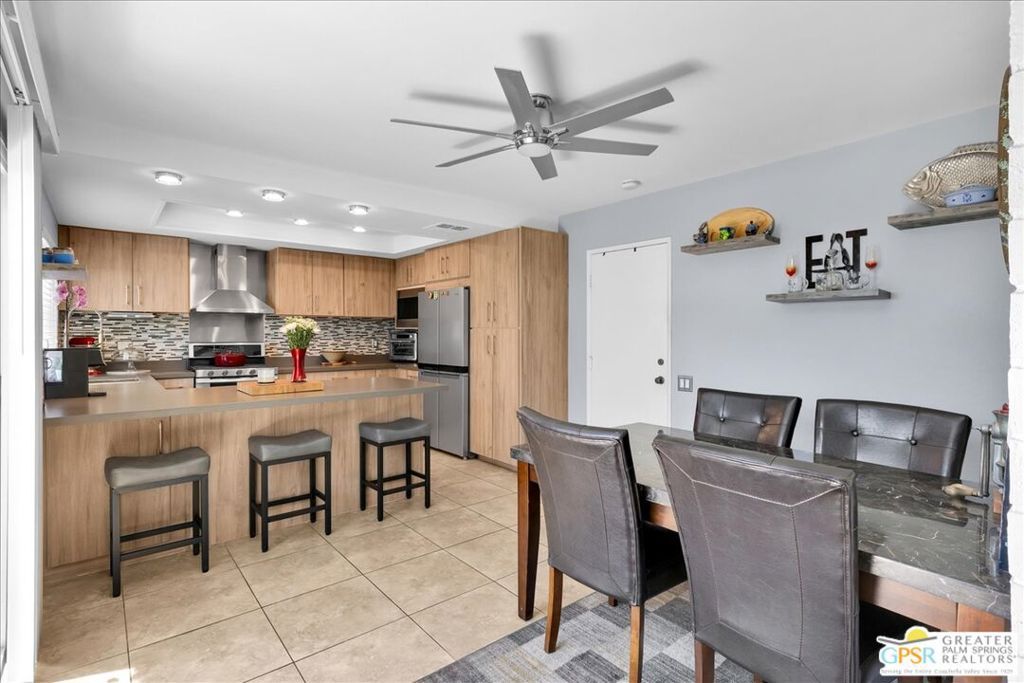 Image 8 of property listing at 2277 S Gene Autry Trail E, Palm Springs, CA 92264