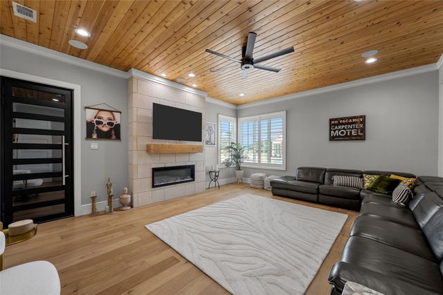 177 Bold Springs Court, West, TX 76691