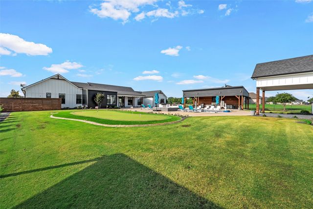 177 Bold Springs Court, West, TX 76691