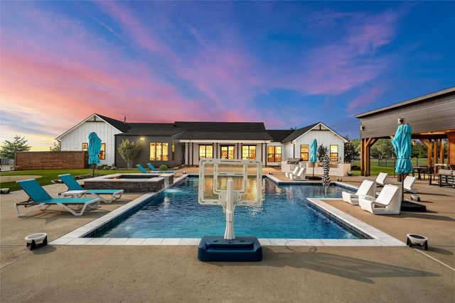 177 Bold Springs Court, West, TX 76691
