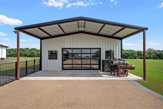 177 Bold Springs Court, West, TX 76691