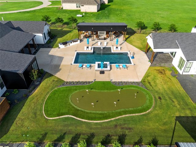 177 Bold Springs Court, West, TX 76691