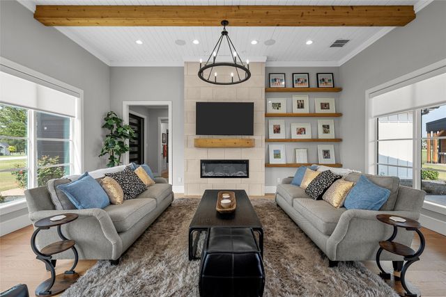 177 Bold Springs Court, West, TX 76691
