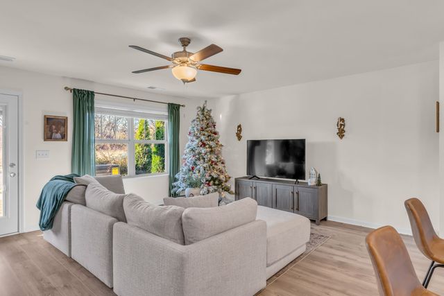 156 Rising Pvt Ln, Gallatin, TN 37066