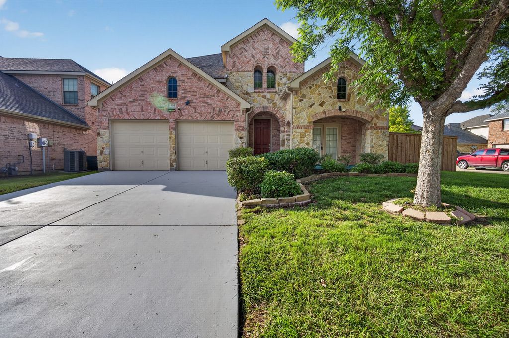 2616 Cove Drive, Grand Prairie, TX 75054