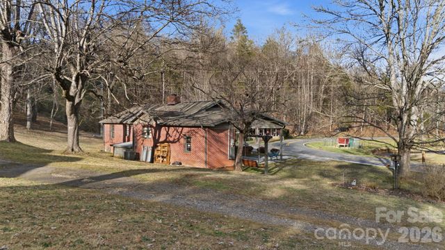 504 Greens Creek Road, Sylva, NC 28779