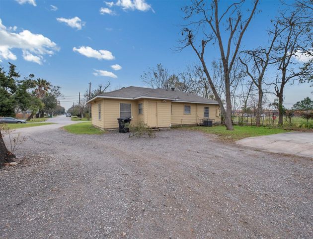 8248 Hartford Street, Houston, TX 77017