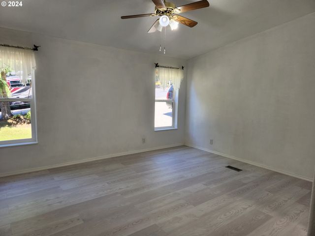 1675 KRISTI Loop, Lakeside, OR 97449