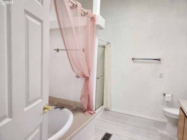 1675 KRISTI Loop, Lakeside, OR 97449