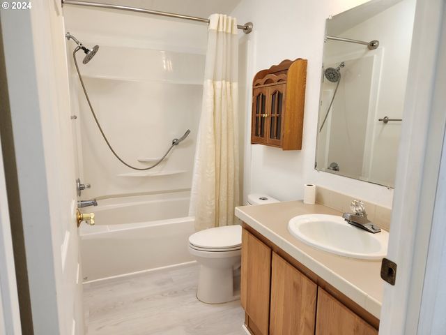 1675 KRISTI Loop, Lakeside, OR 97449