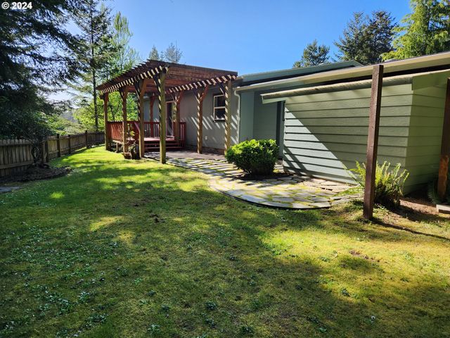 1675 KRISTI Loop, Lakeside, OR 97449