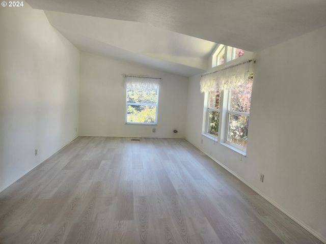 1675 KRISTI Loop, Lakeside, OR 97449