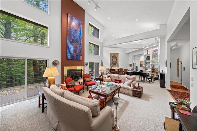 823 Skylane, Union, NY 13760