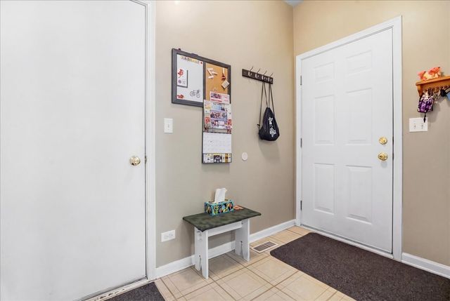 1404 Remington Court, Grayslake, IL 60030