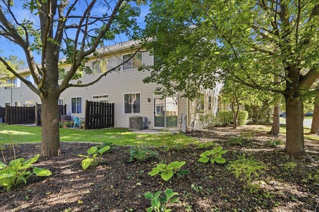 1404 Remington Court, Grayslake, IL 60030