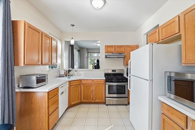 1404 Remington Court, Grayslake, IL 60030