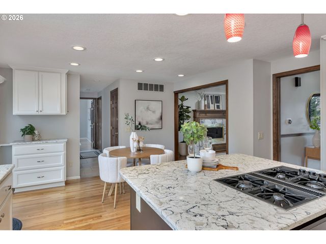 4055 TROUT Way, Lake Oswego, OR 97034