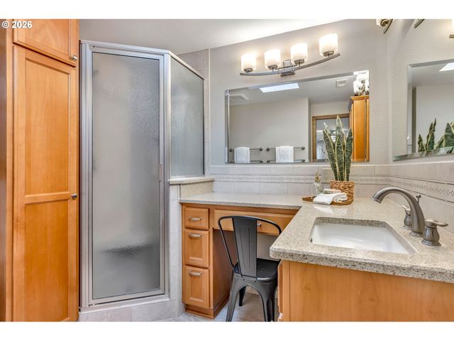 4055 TROUT Way, Lake Oswego, OR 97034