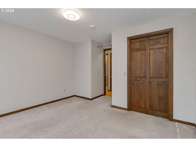 4055 TROUT Way, Lake Oswego, OR 97034