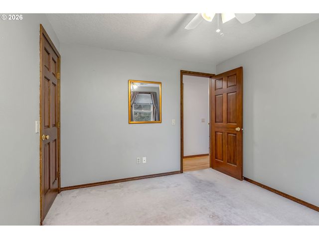 4055 TROUT Way, Lake Oswego, OR 97034