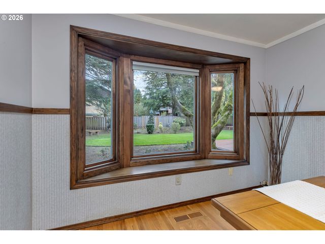 4055 TROUT Way, Lake Oswego, OR 97034