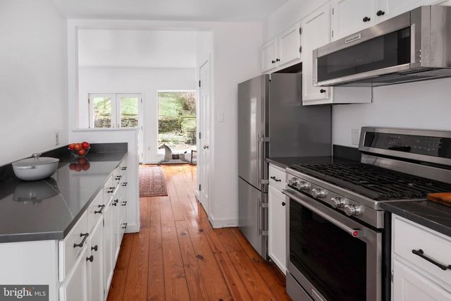 3693 RIVER RD, Lumberville, PA 18933