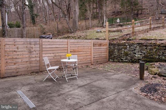 3693 RIVER RD, Lumberville, PA 18933