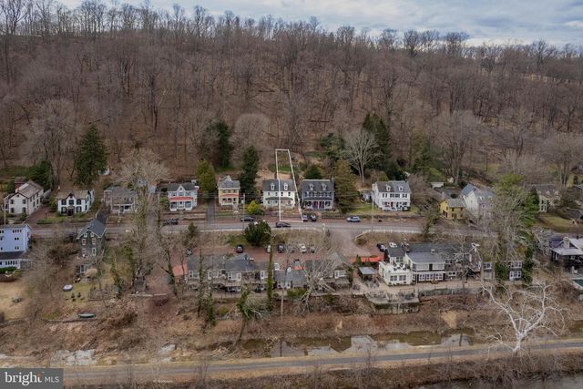 3693 RIVER RD, Lumberville, PA 18933