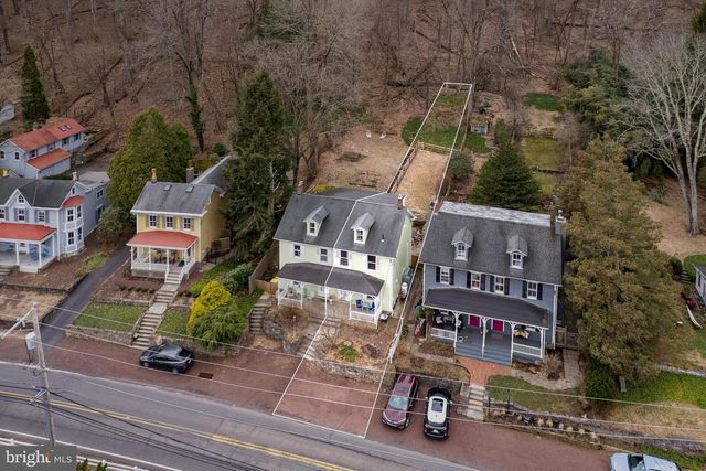 3693 RIVER RD, Lumberville, PA 18933